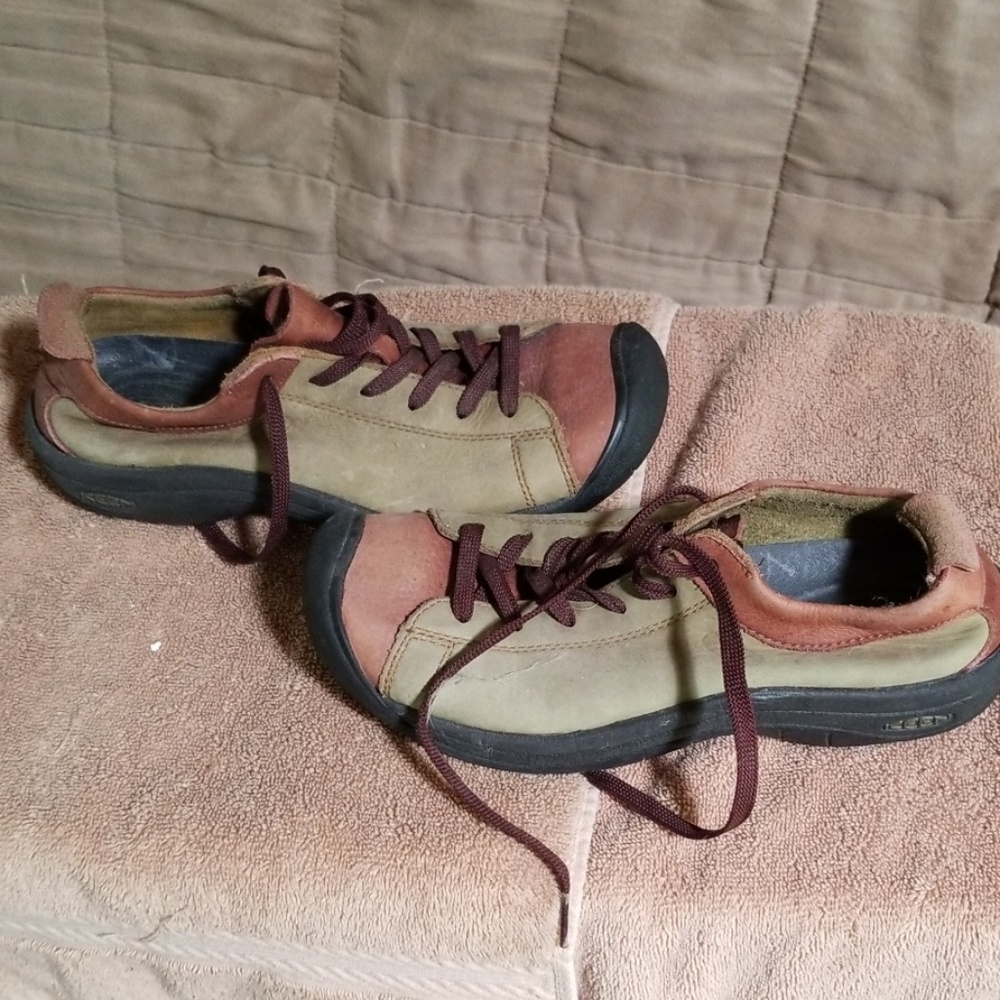 Keen womens size 39.5